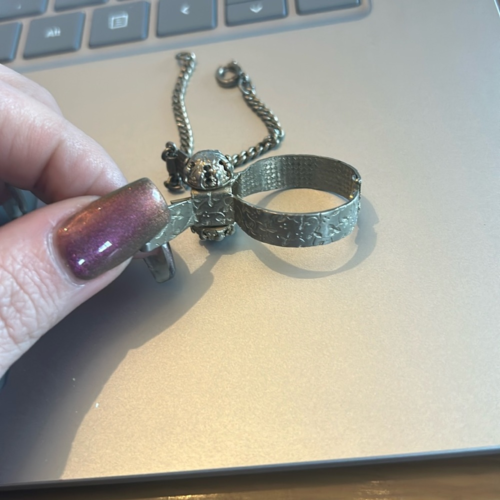 Vintage scarf clip